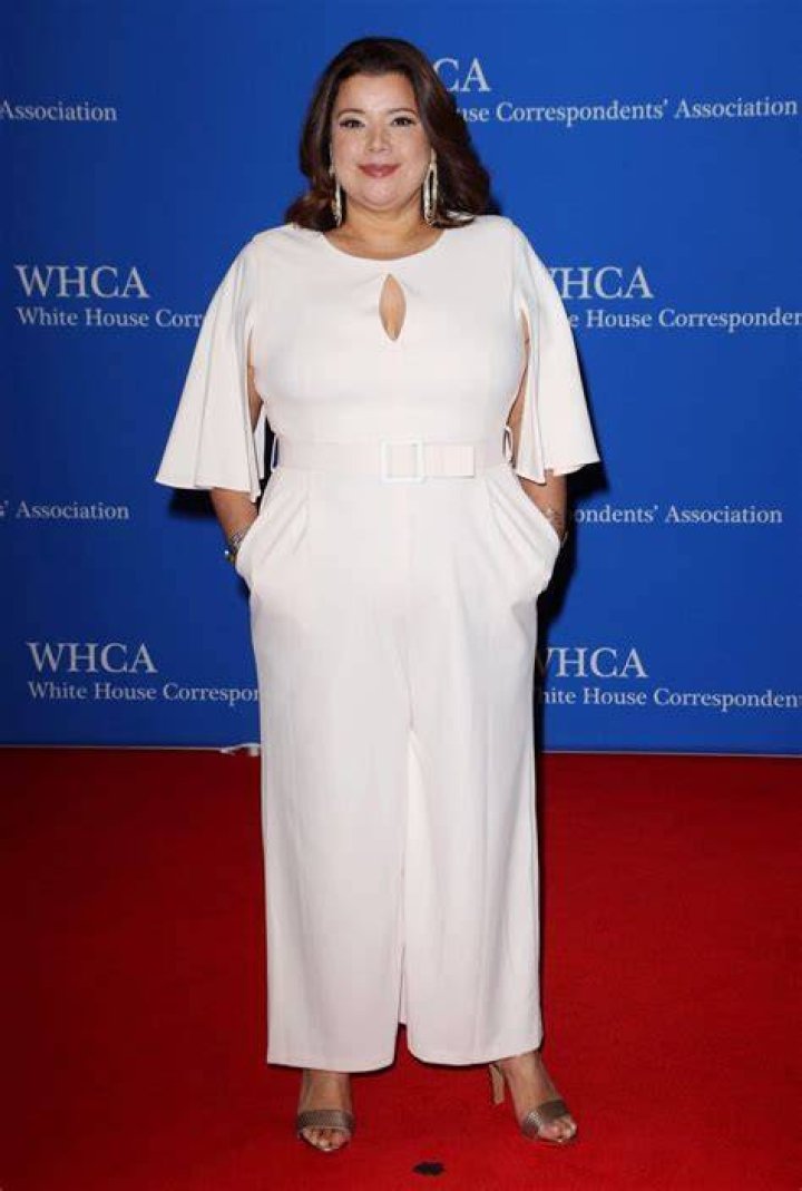 Anna Navarro's Pregnancy Rumors Explored