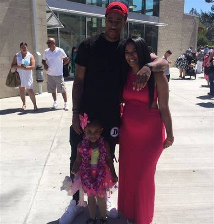 Demar Derozan And Fiance Kiara Has 2 Daughter Diar And Mari