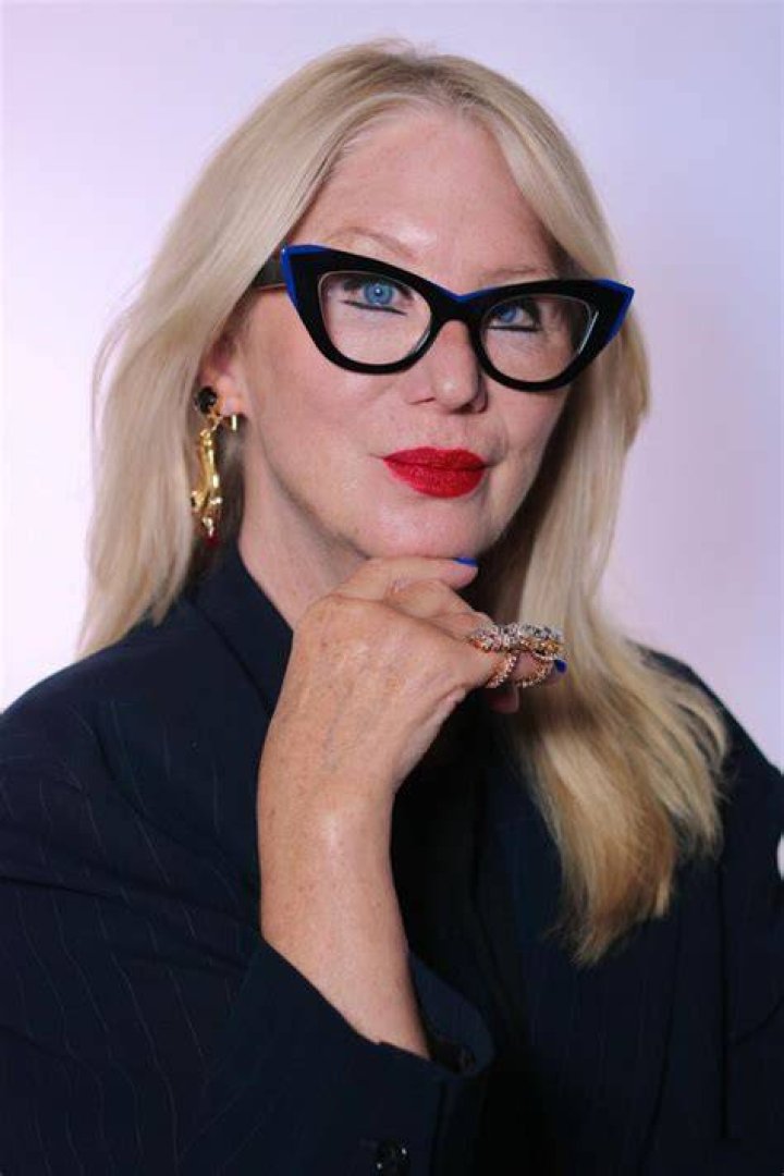Five Minutes With Val Garland Makeup masters, Beauty hacks, Val