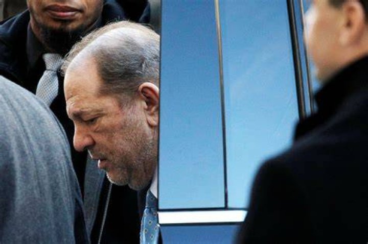 Harvey Weinstein's wife announces she is leaving him CNN