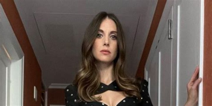 Uncover The Secrets Of Alison Brie's Muscular Physique